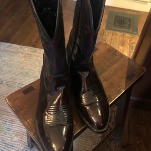 Laredo Men’s size 10 cowboy boots Mint condition!